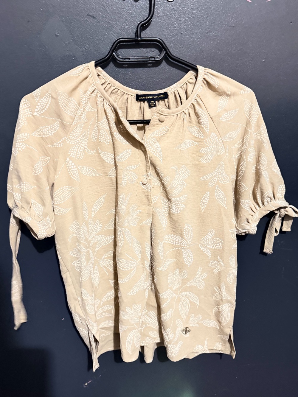 Adrienne Vittadini Tan & White Botanical Print Short Sleeve Popover Blous